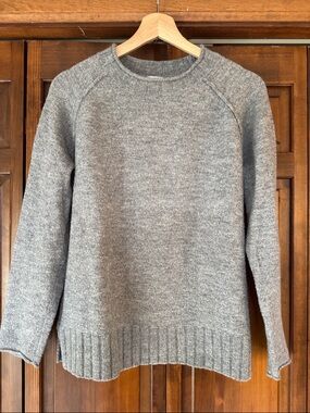 Caslon Women’s Gray Crewneck Sweater size Small